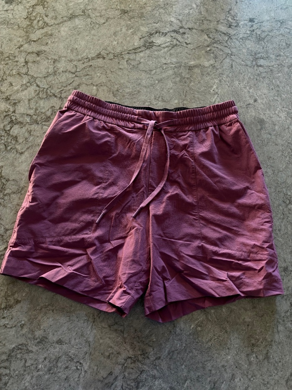 lululemon bowline short 5" pink small mens